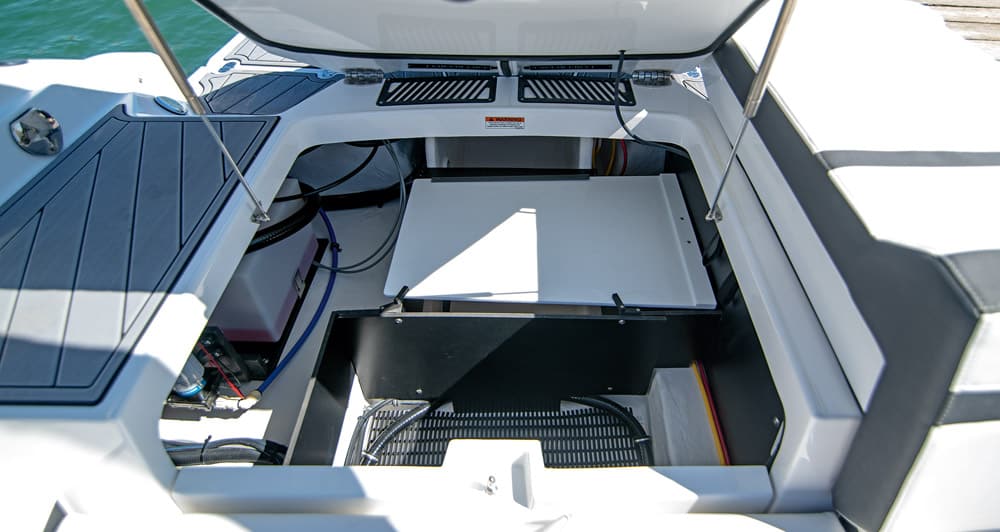 Monterey 215SS - storage