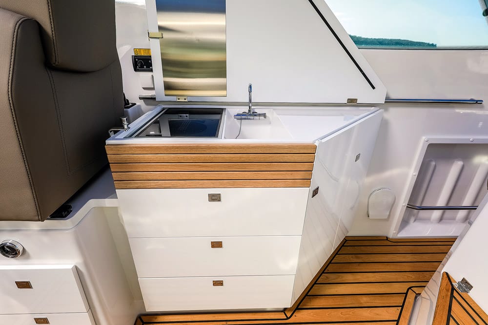 Flipper 900 ST - The fold-up galley top can also slide out flat for extra galley space. 