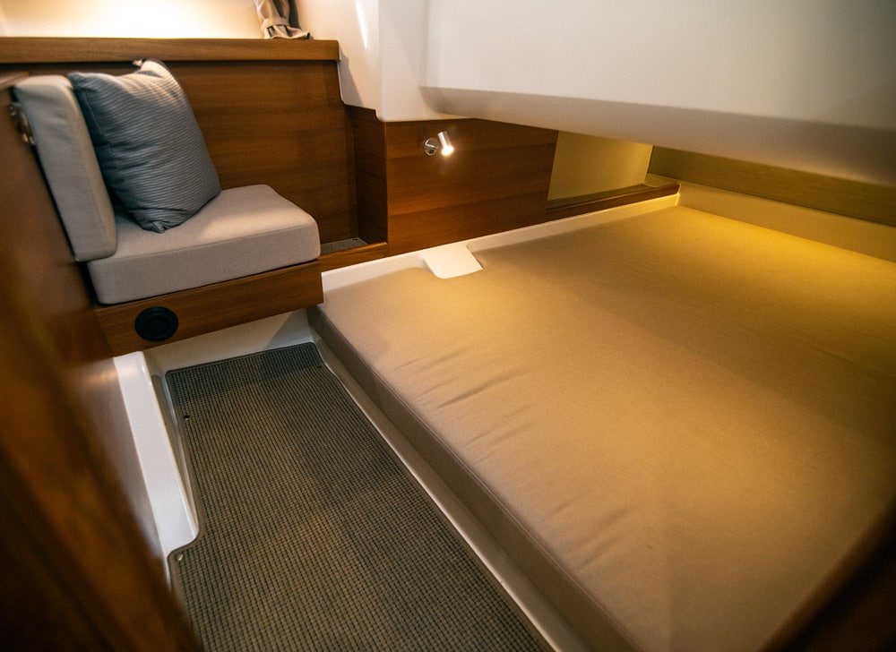 The mid cabin is low over the bed.