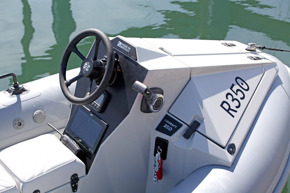 Ribcraft Leisure 350 - The multi-faceted helm console. 