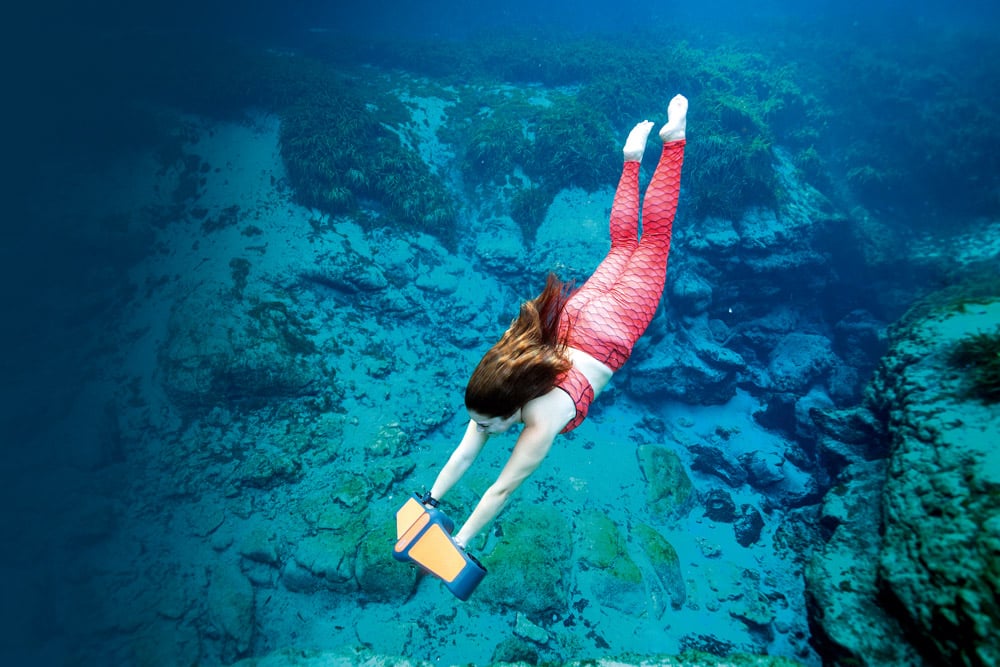 It adds a new dimension to snorkelling, and is capable of taking you quickly down to depth.
