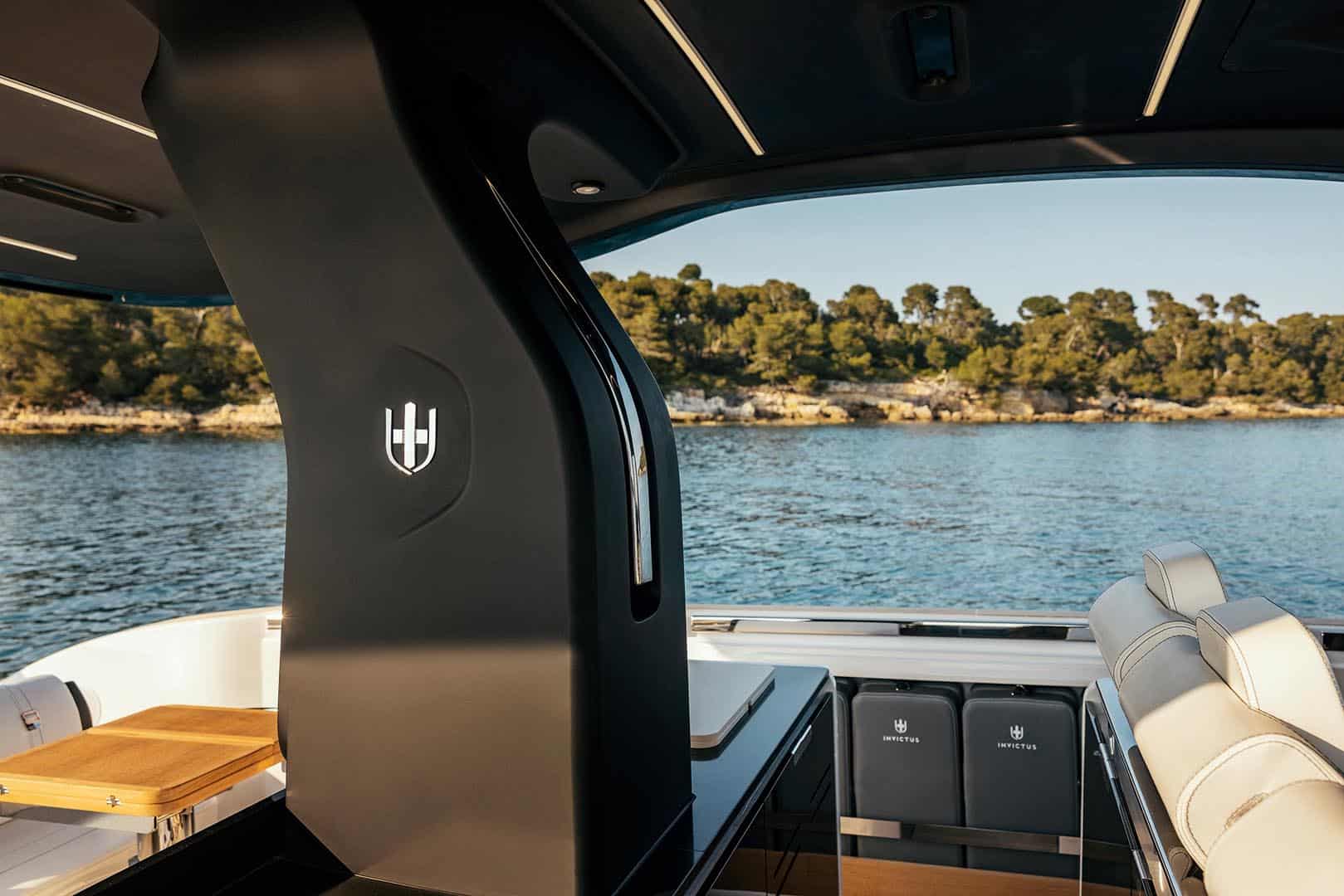 The carbon-fibre roof pillar connects directly to the hull