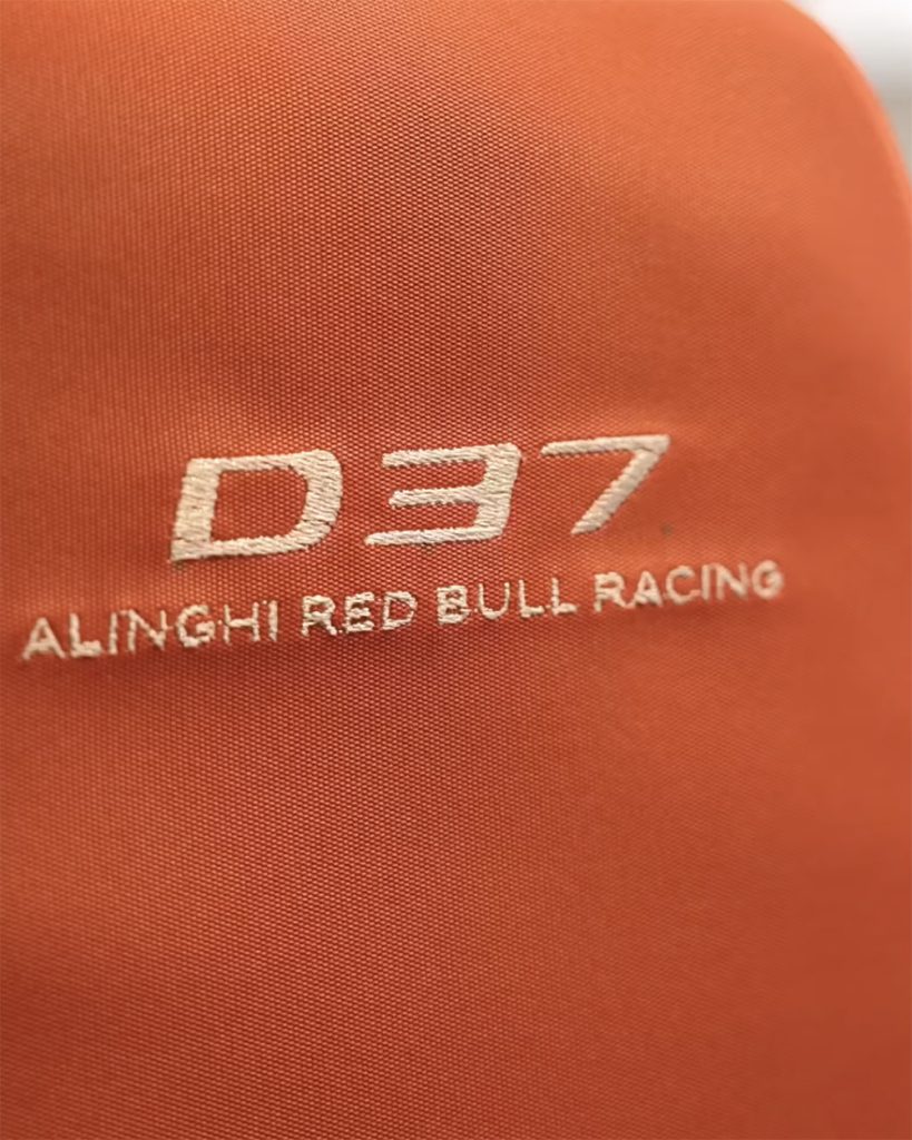 De Antonio D37 Red Bull