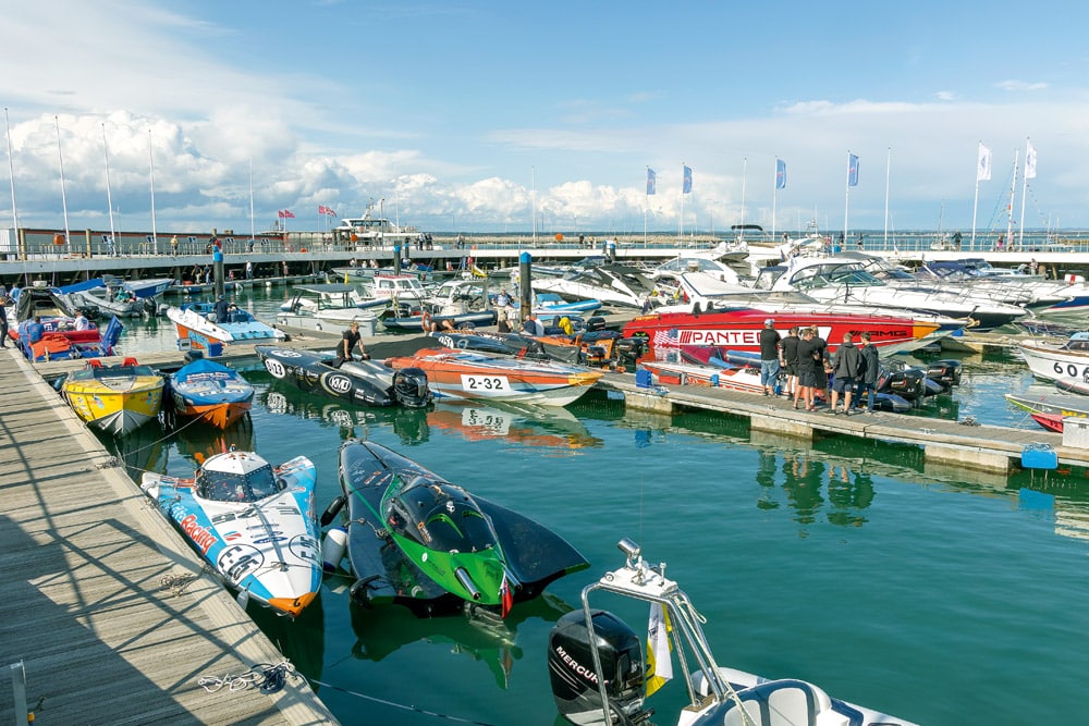 Cowes–Torquay–Cowes - powerboat racing
