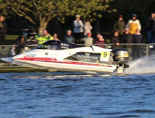 Jelf Breaks 40-Year Powerboat Record at Oulton Broad