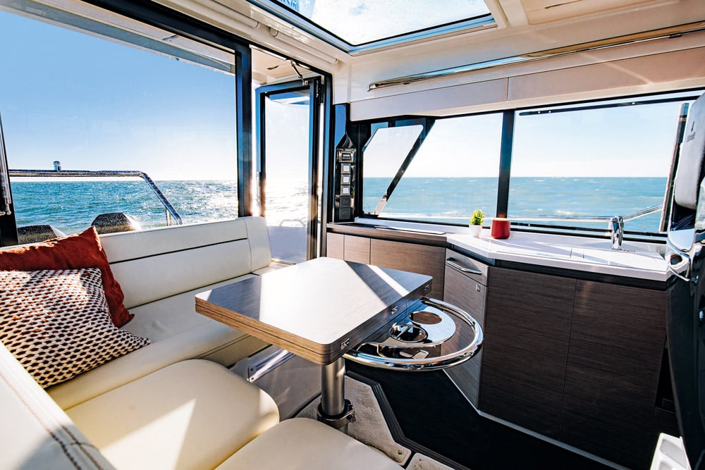 WELLCRAFT 355 wheelhouse