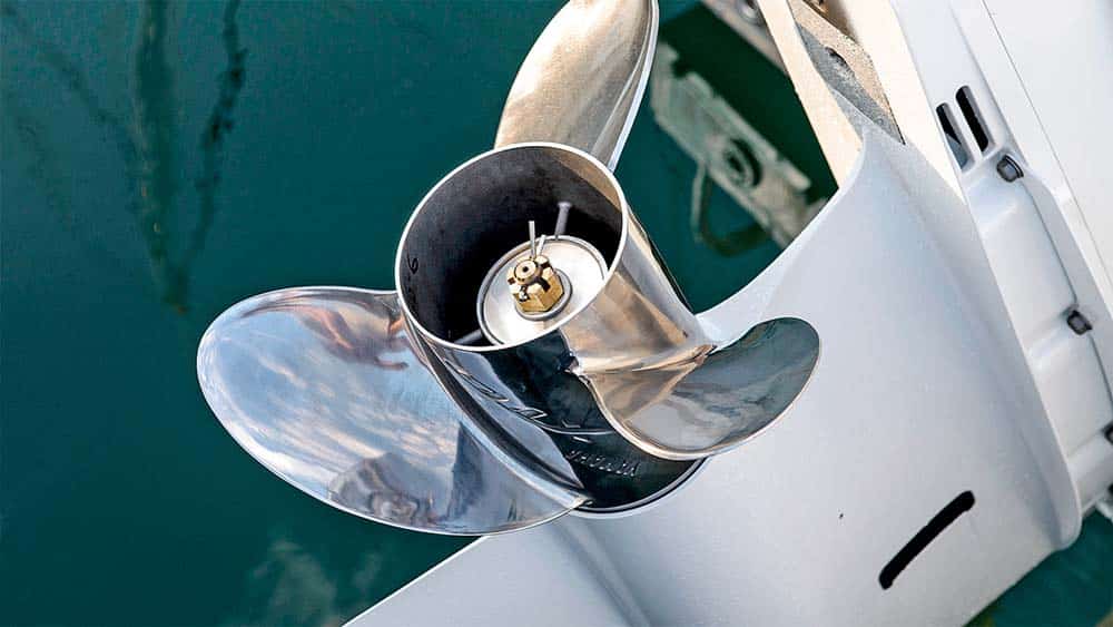 The stainless steel, three-blade propeller can be teamed with a range of pitches designed to deliver smooth acceleration, stable handling and fuel-efficiency.