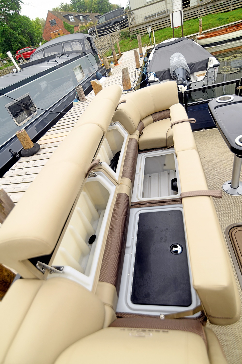 Regency 250 LE3 Sport Pontoon Boat. Storage galore.