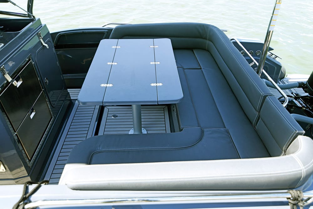 ZAR 95 SL - The ideal dining spot.