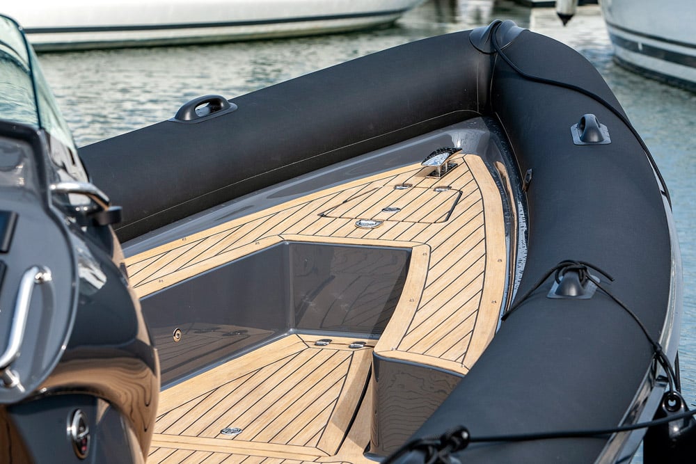 Scorpion Sting 10m The forward deck area can convert to a sunbed.