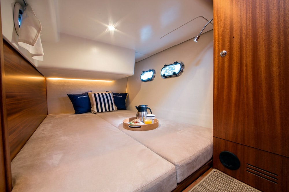Nimbus 405 Coupe - The starboard guest cabin is the bigger guest cabin