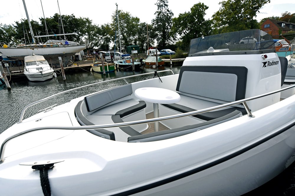 Rodman Ventura 690 CC seating bathing