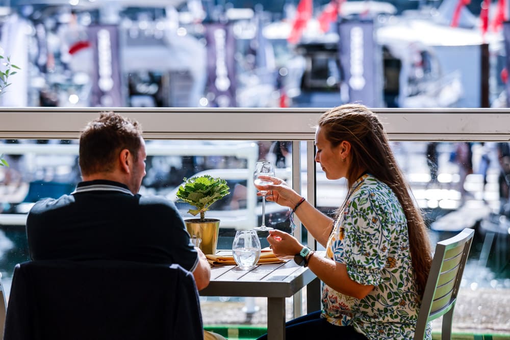 Quayside Club - Southampton Boat Show - visitors enjoying drinks