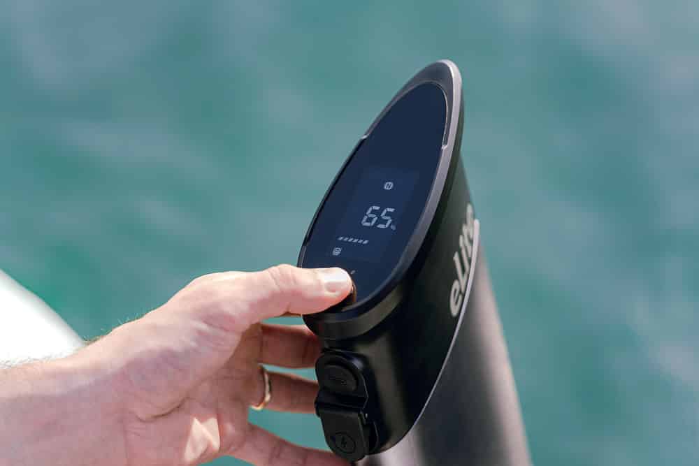 ePropulsion eLite. - The user interface screen sits on top