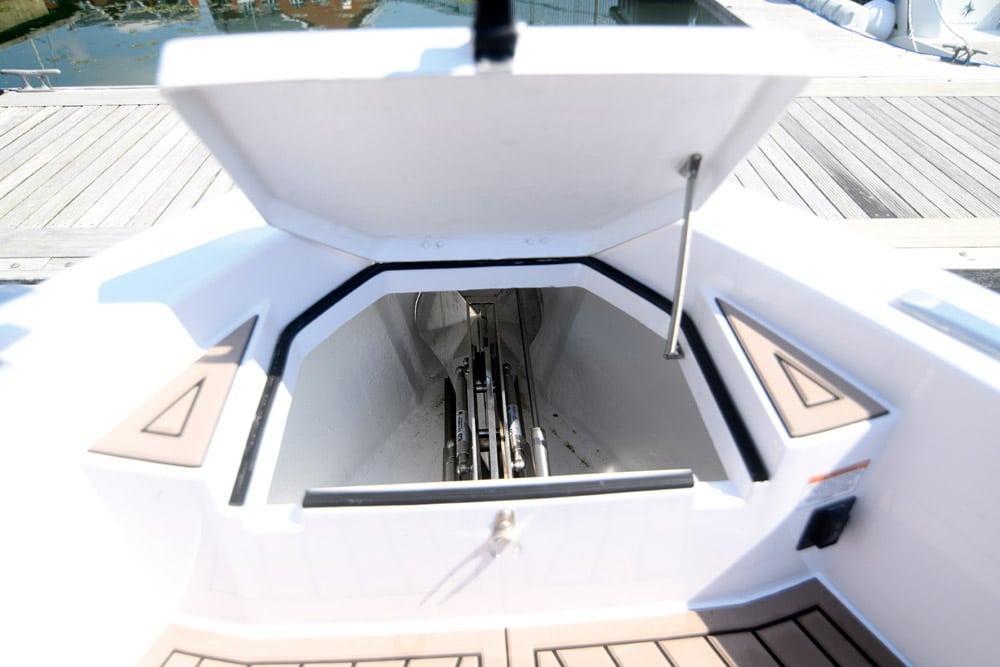 Virtue V10 Boat test. The anchor deploys through a clever system through the stem.