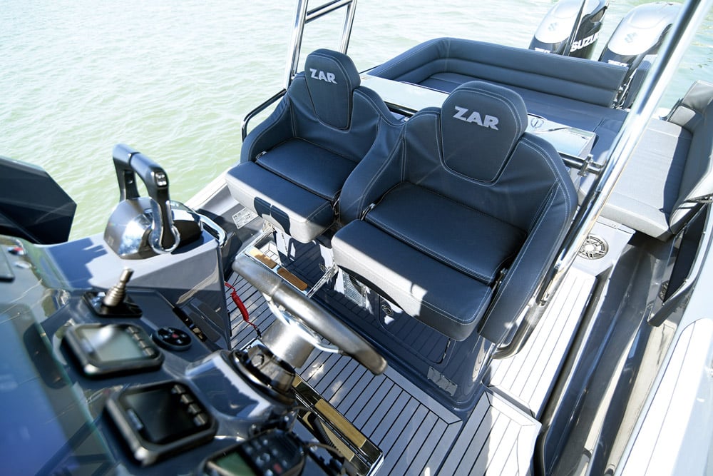 ZAR 95 SL - All upholstery is nicely detailed 