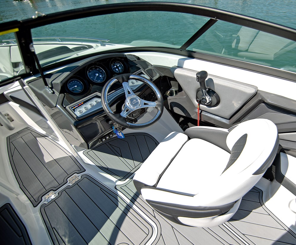 Monterey 215SS helm