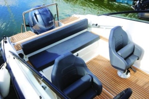 Yamarin 60DC cockpit