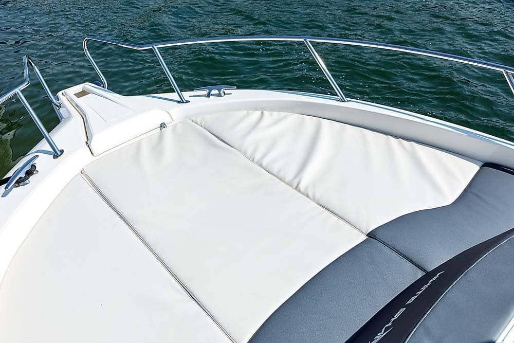 White Shark 240 Sc EVO. The broad and spacious sun deck.