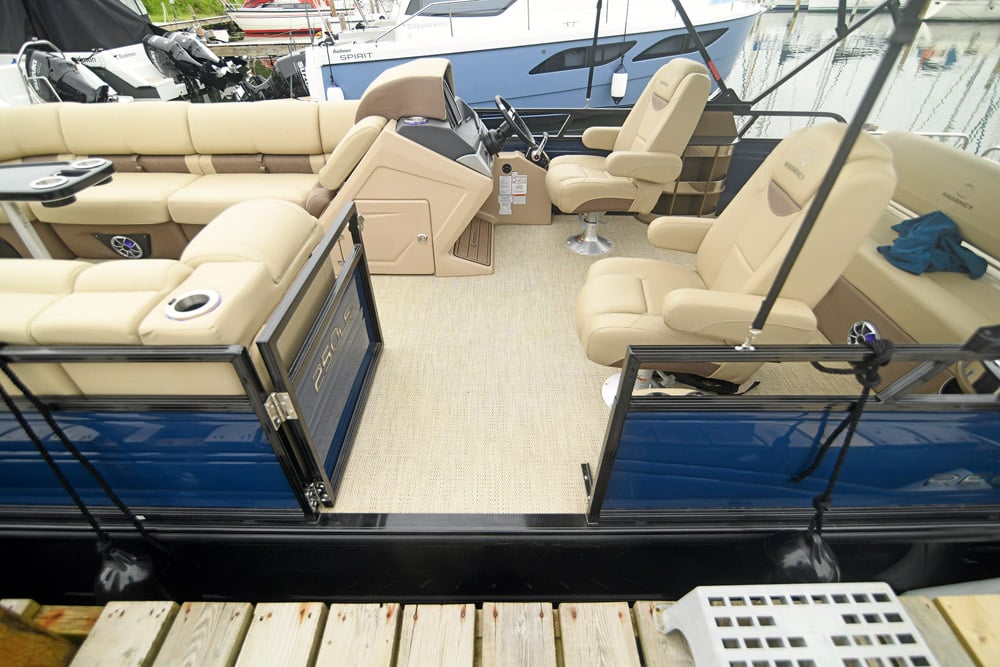 Regency 250 LE3 Sport Pontoon Boat. Superb access.