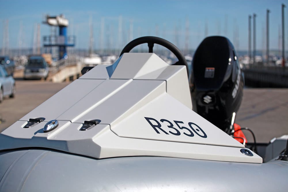 Ribcraft Leisure 350 - Helm console