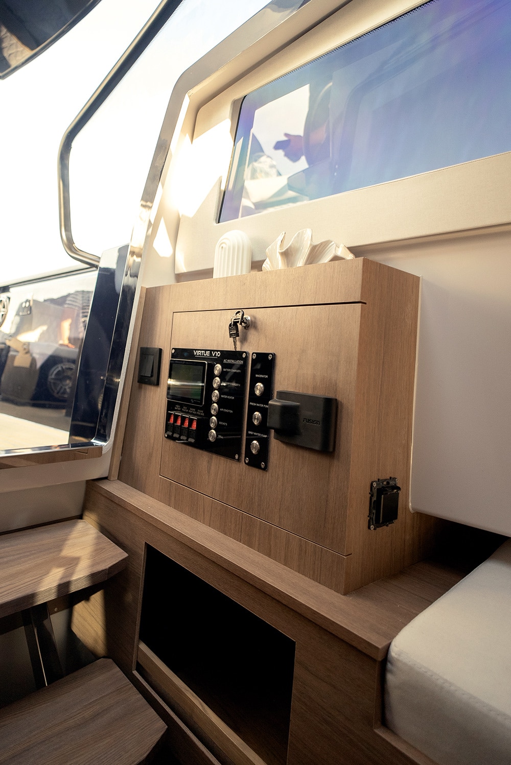 Virtue V10 - The system switches are easily accessed.