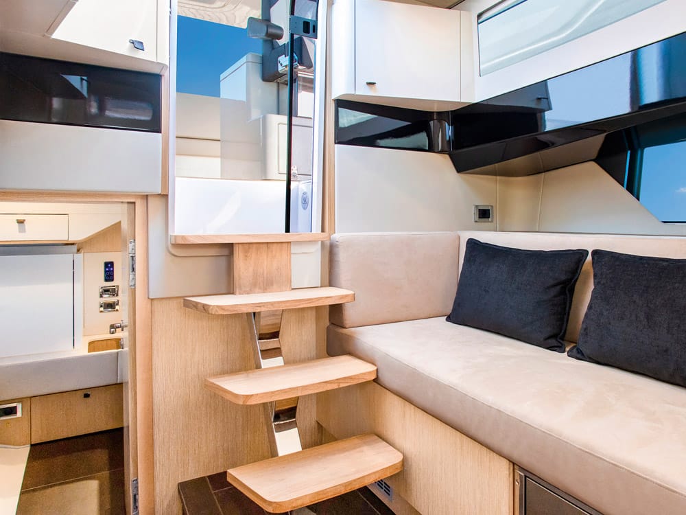 Fjord 41 XP - The option of dividing the guest cabin by a partition.
