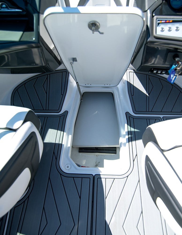 Monterey 215SS
