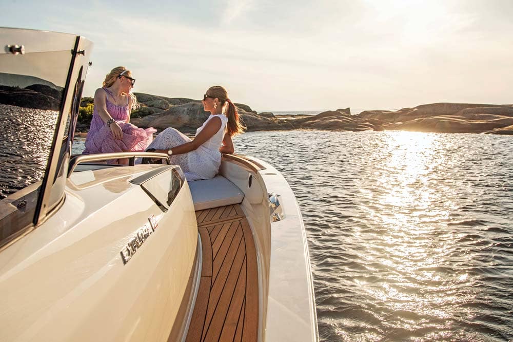 Cormate Explorer 35. Foredeck access is via the starboard side deck.