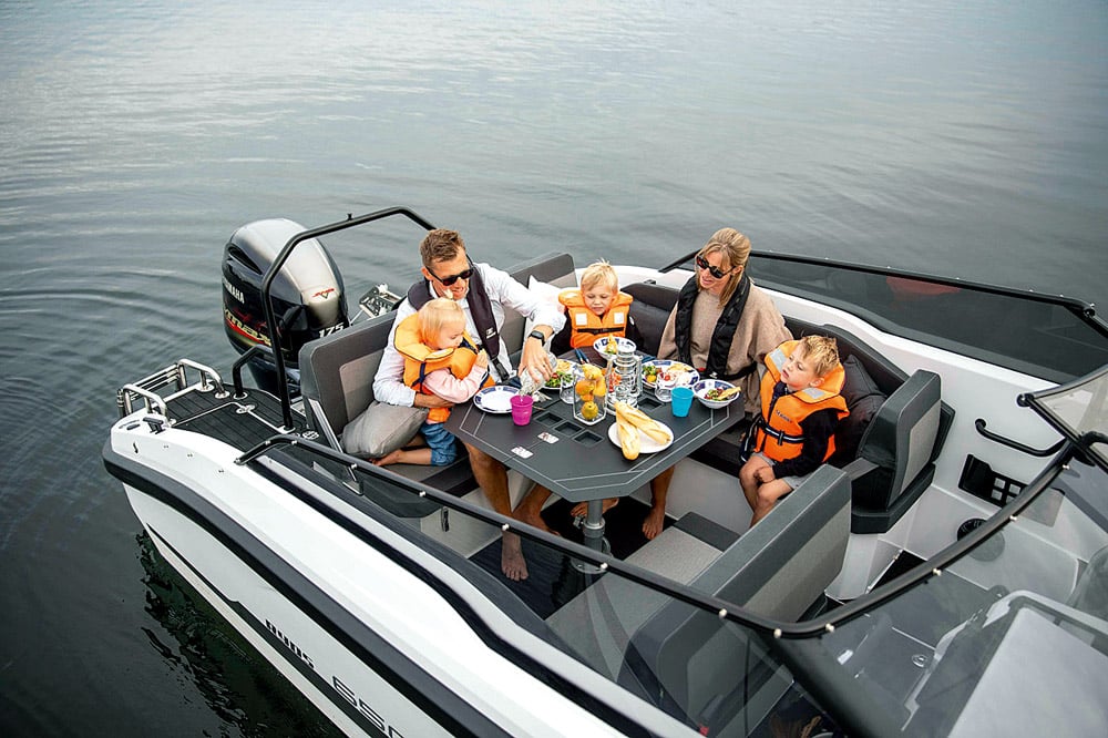 Comfortable dining for the family