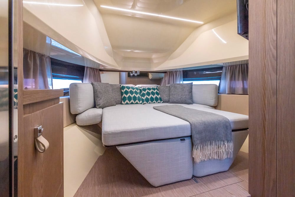 Invictus TT420 accommodation