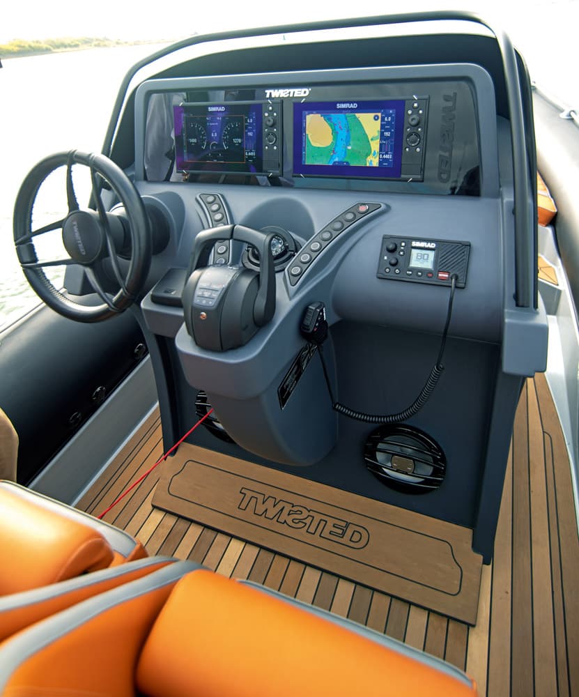 Twisted T450R helm console