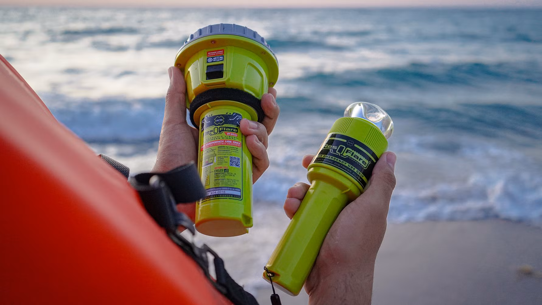 ACR Electronics ResQFlare PRO Distress Light