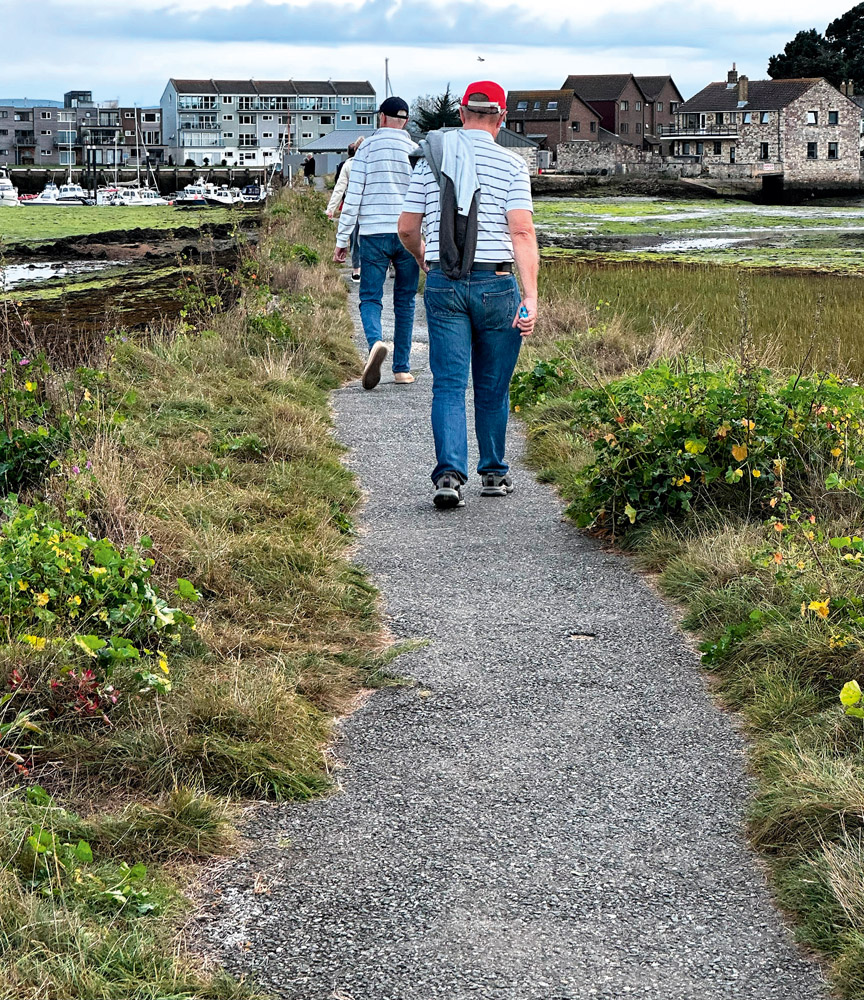 An evening stroll along the mill causeway.