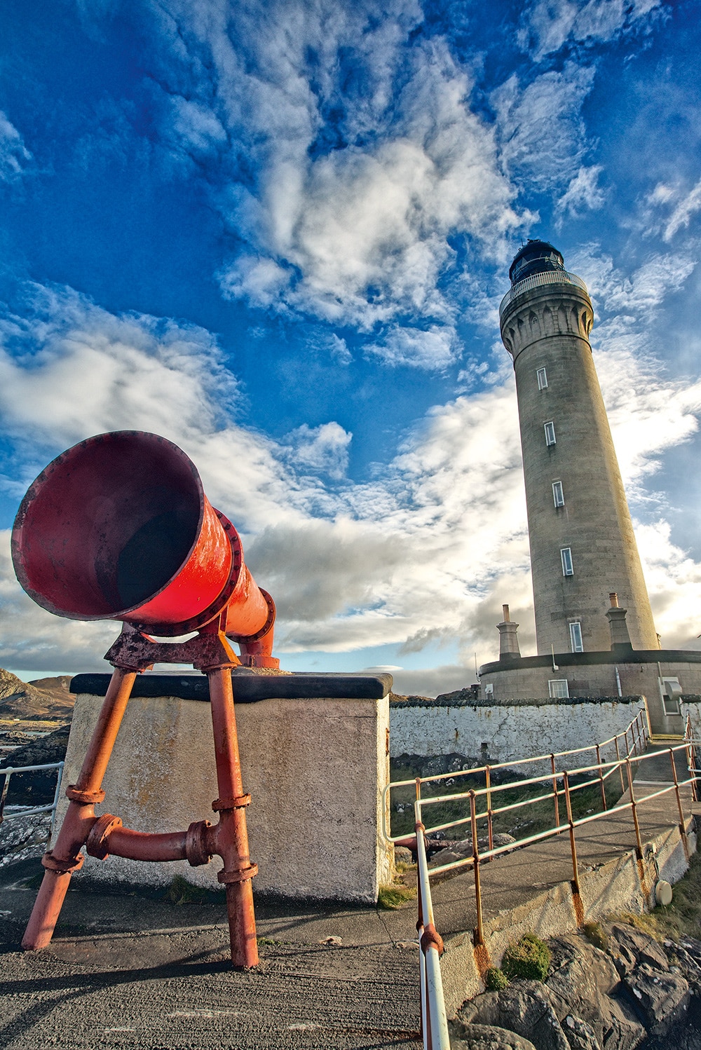 Ardnamurchan Lighthouse and foghorn. © themoog iStock