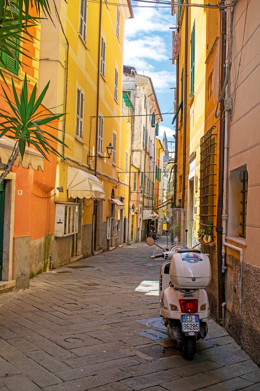 Away from the harbourside, the alleyways are delightful to explore. 