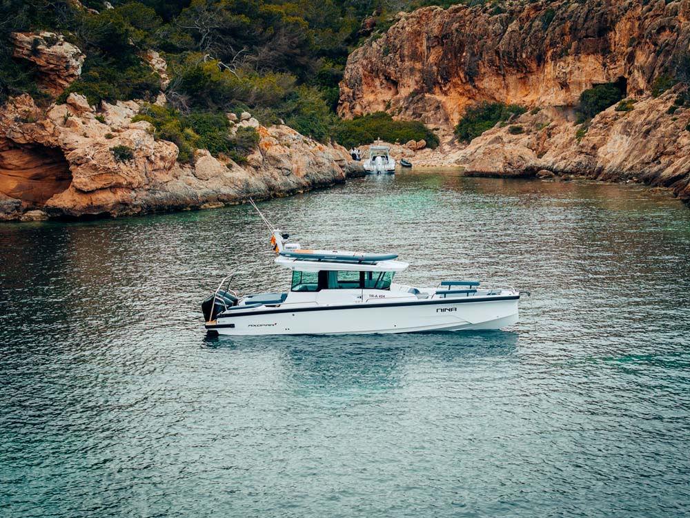 Axopar 29 Mediterrana Edition. Axopar 29 Cross Cabin