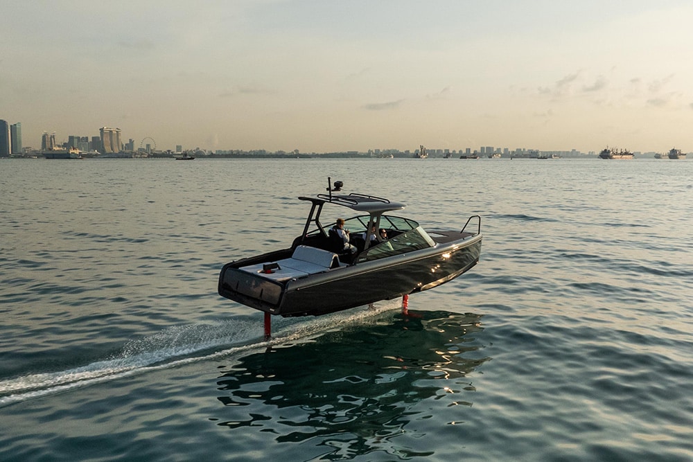Foiling electric powerboat Candela C-8 wins German Design Awards