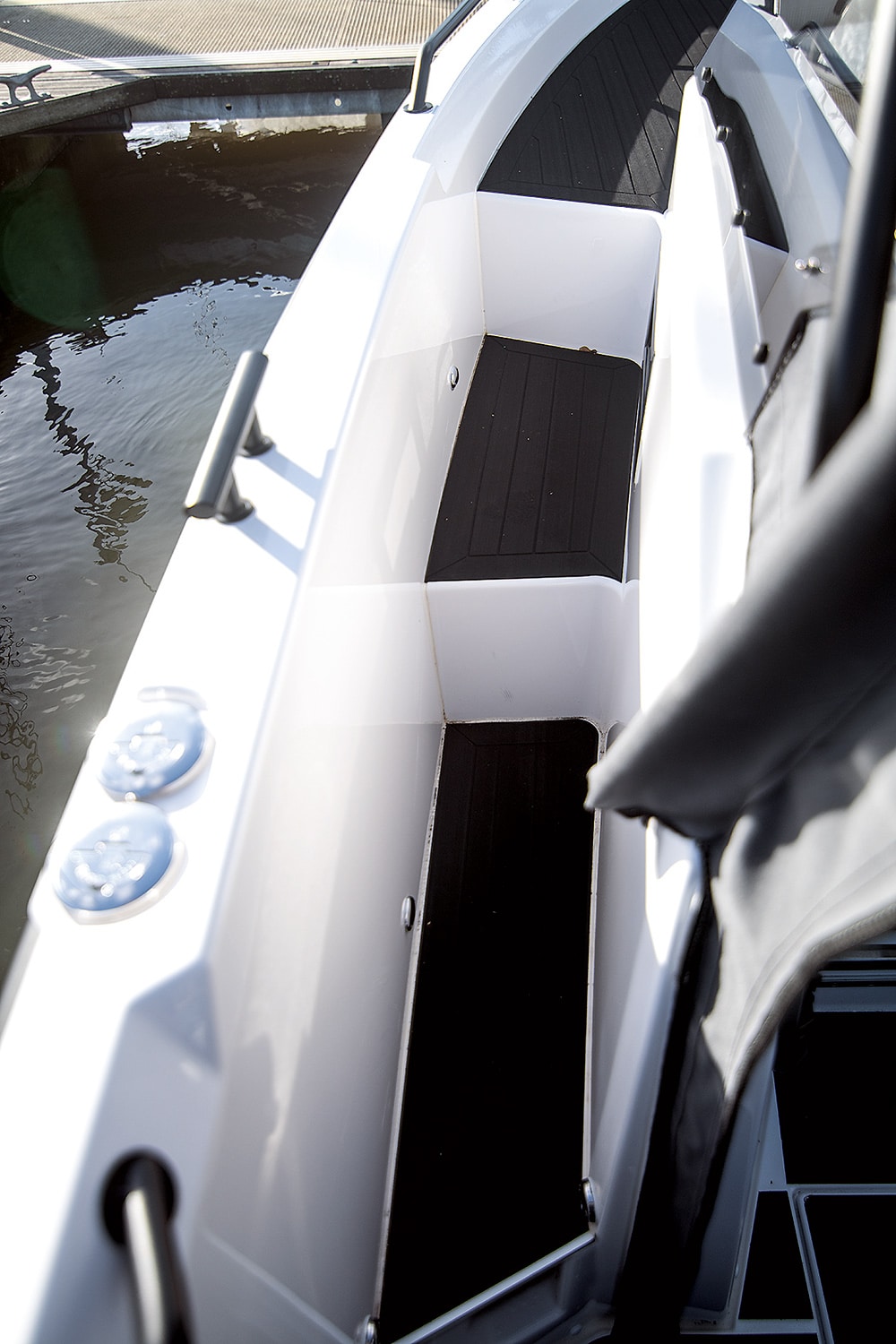 Two steps up to the foredeck.