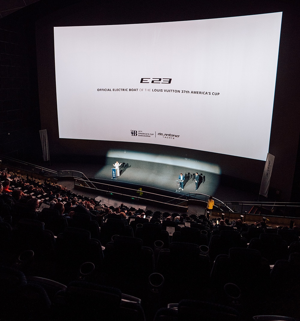 DE ANTONIO YACHTS PRESENTS THE E23