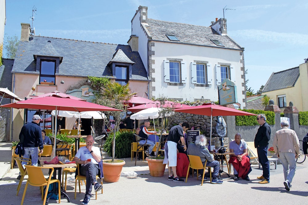 Lots of cafes on Isle de Batz
