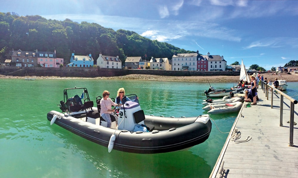 Dale - The Griffin Landlord said we would be fine made fast at the far end of the pontoon.