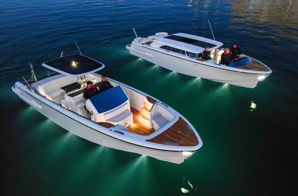 Falcon Tenders Lights underwater