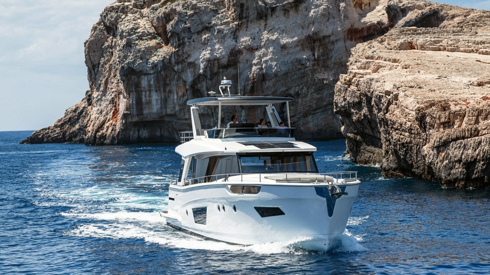 Greenline 58 Fly Hybrid - Cannes Yachting Festival