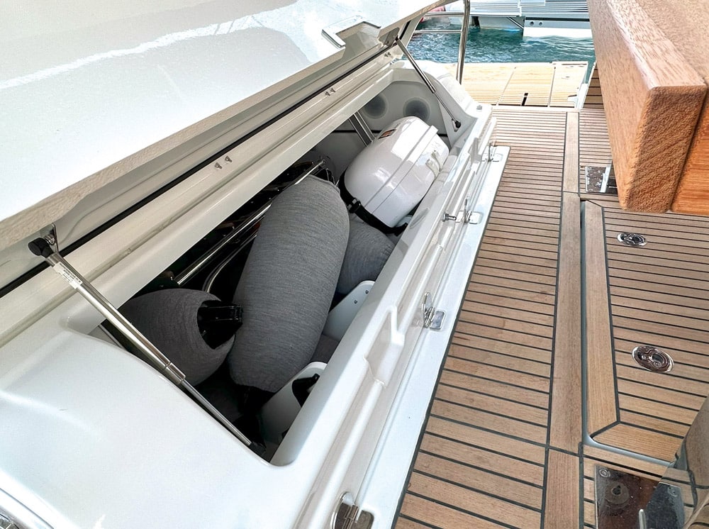 Huge storage area under the seating
