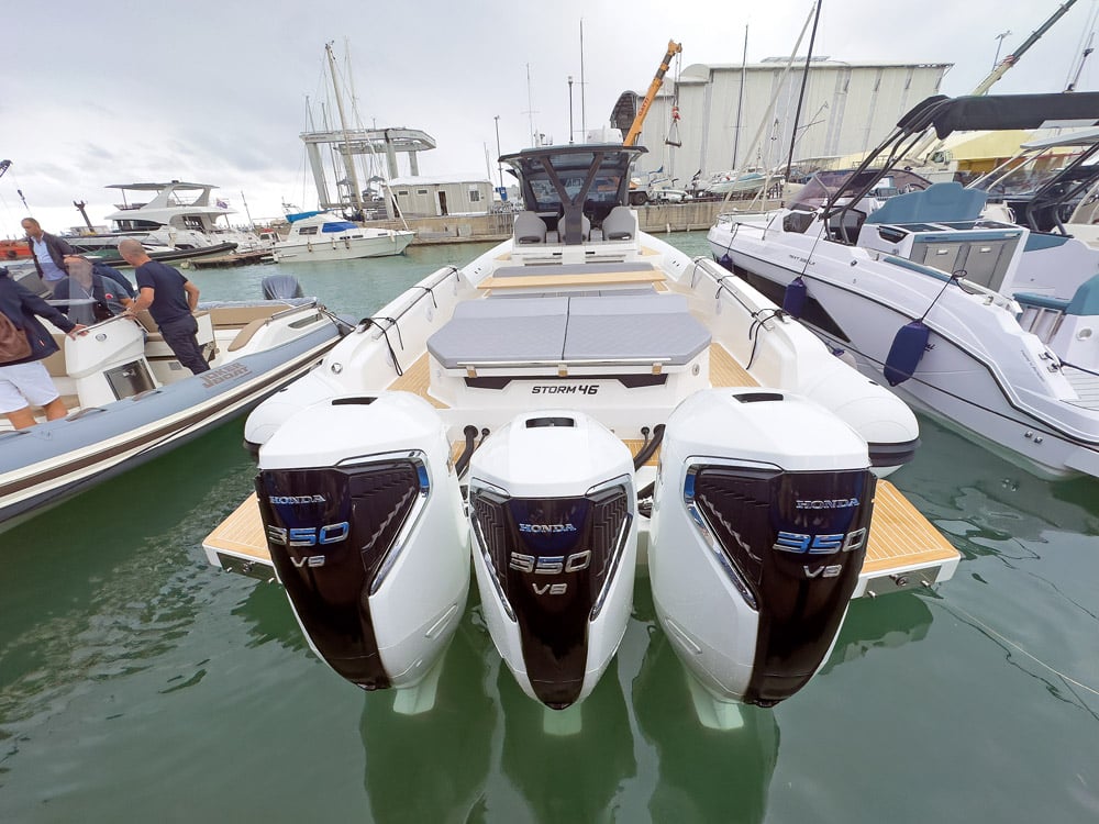 The Storm 46, sporting the first BF350 triple installation
