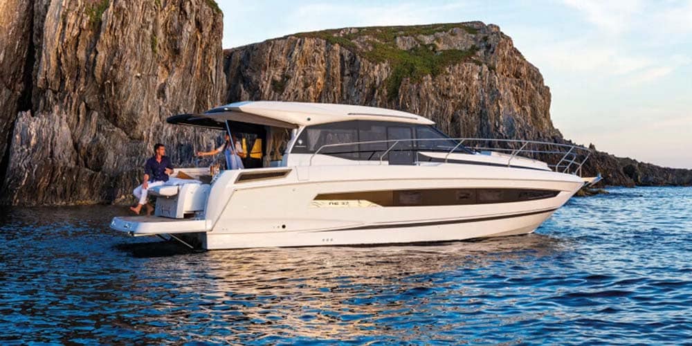 Jeanneau NC37. boatfolk