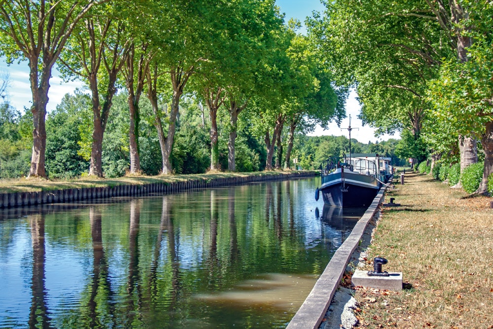 Rogny-the-seven-locks. The Briare Canal. Yonne. Burgundy