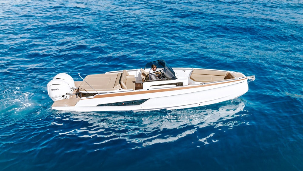 Sterk 31 on the water
