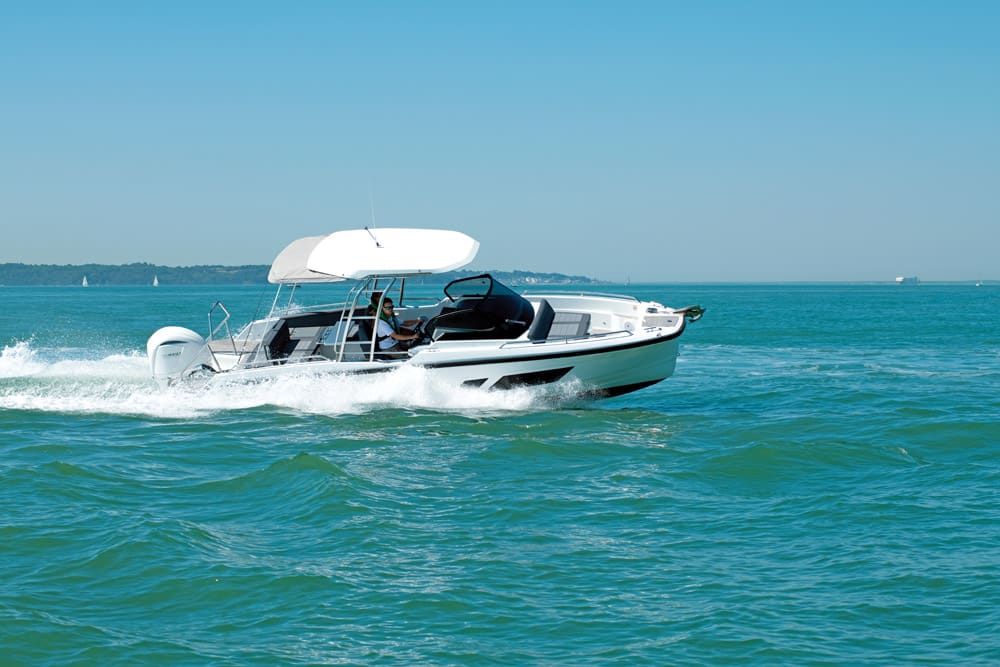 Quarken T27 at sea